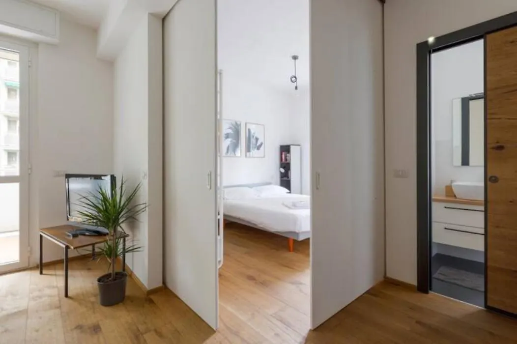 Guesthost - City Life & Mico Cosy And Functional Apartment-1